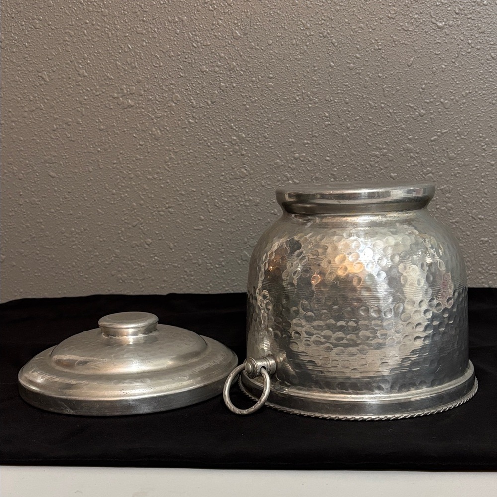 Vintage Hammered Aluminum Ice Bucket - Picture 11 of 11